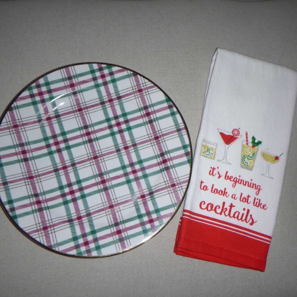 MACYS "THE CELLAR" CHRISTMAS PLAID & GOLD 12 INCH PLATTER  PATTERN #CLRCLR25